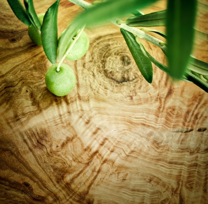 aceituna y madera