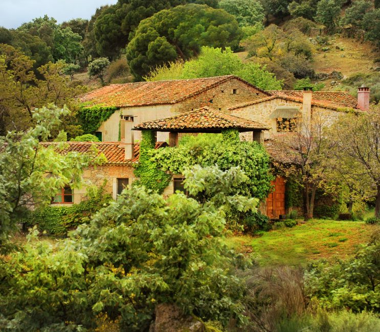 vista desde lejos de la casa rural el cabezo