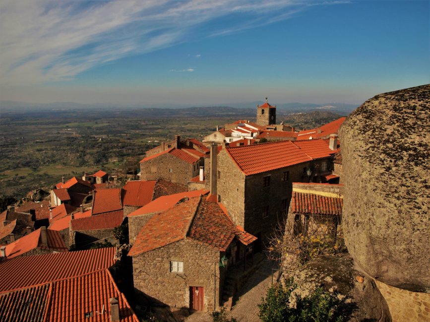 Pueblo de Monsanto en Portugal
